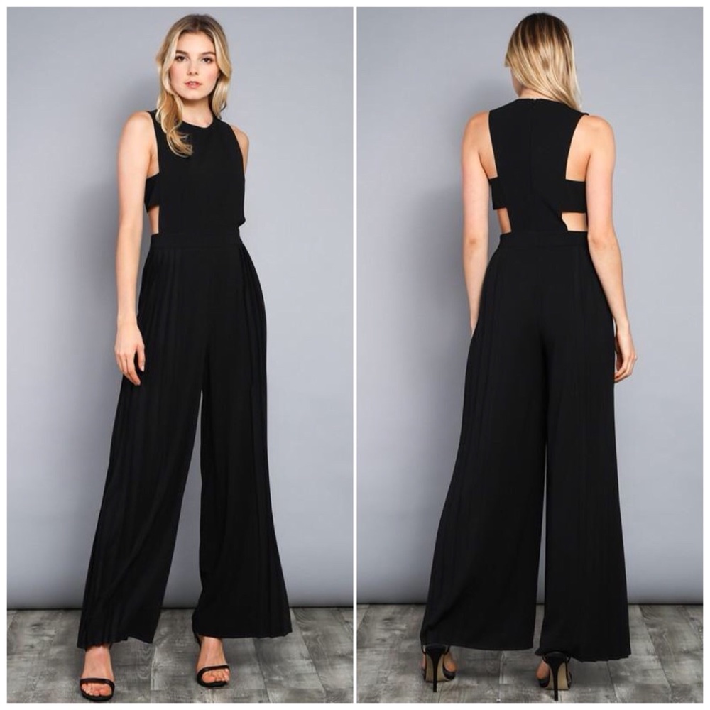 ❗️CLOSING SALE❗️Open Detail Black Jumpsuit/ Jumper